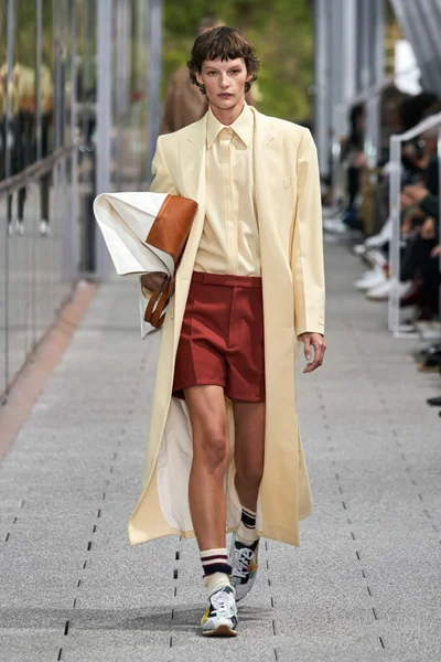 Look 5